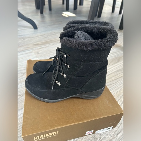 Khombu Shoes - ✨Khombu Lily Lace Women's Black Fur-Lined Winter Boots 10